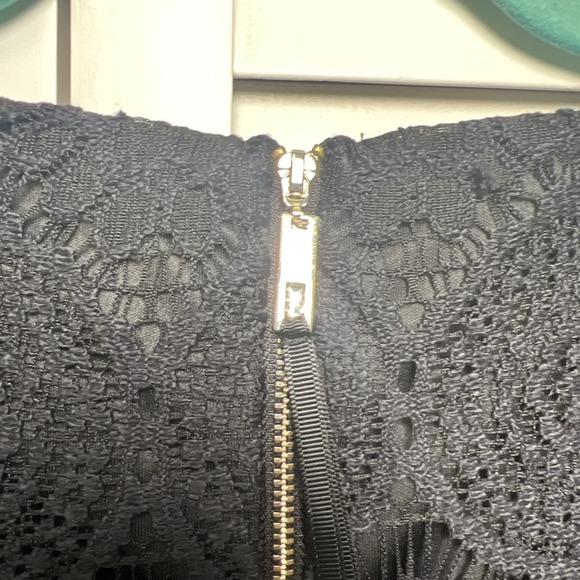 Laundry by Shelli Segal Lace Short Sleeve Scallop Hem Shift Dress Size 8 Black - Picture 9 of 10